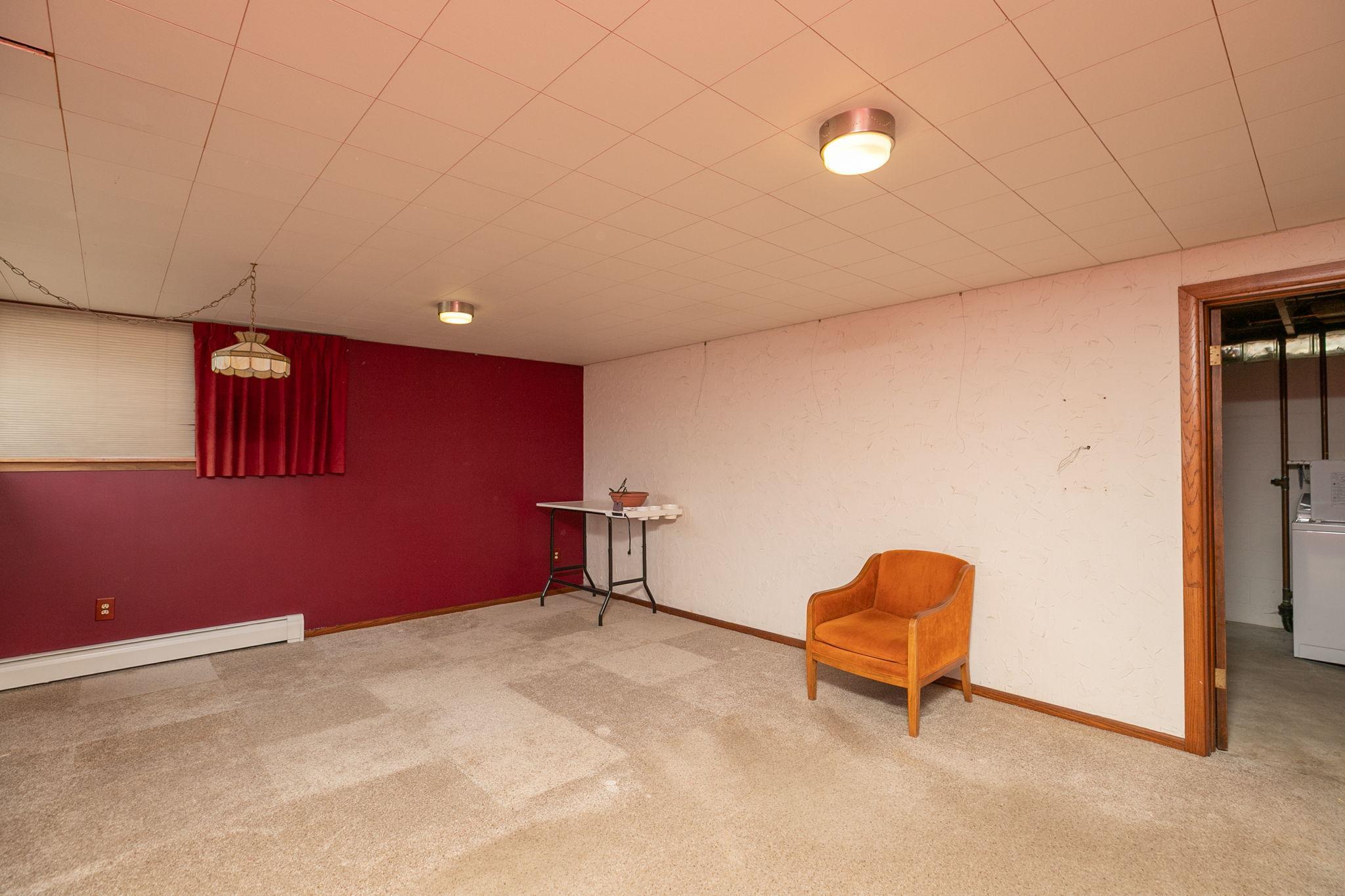24-web-or-mls-24-Family Room.jpg