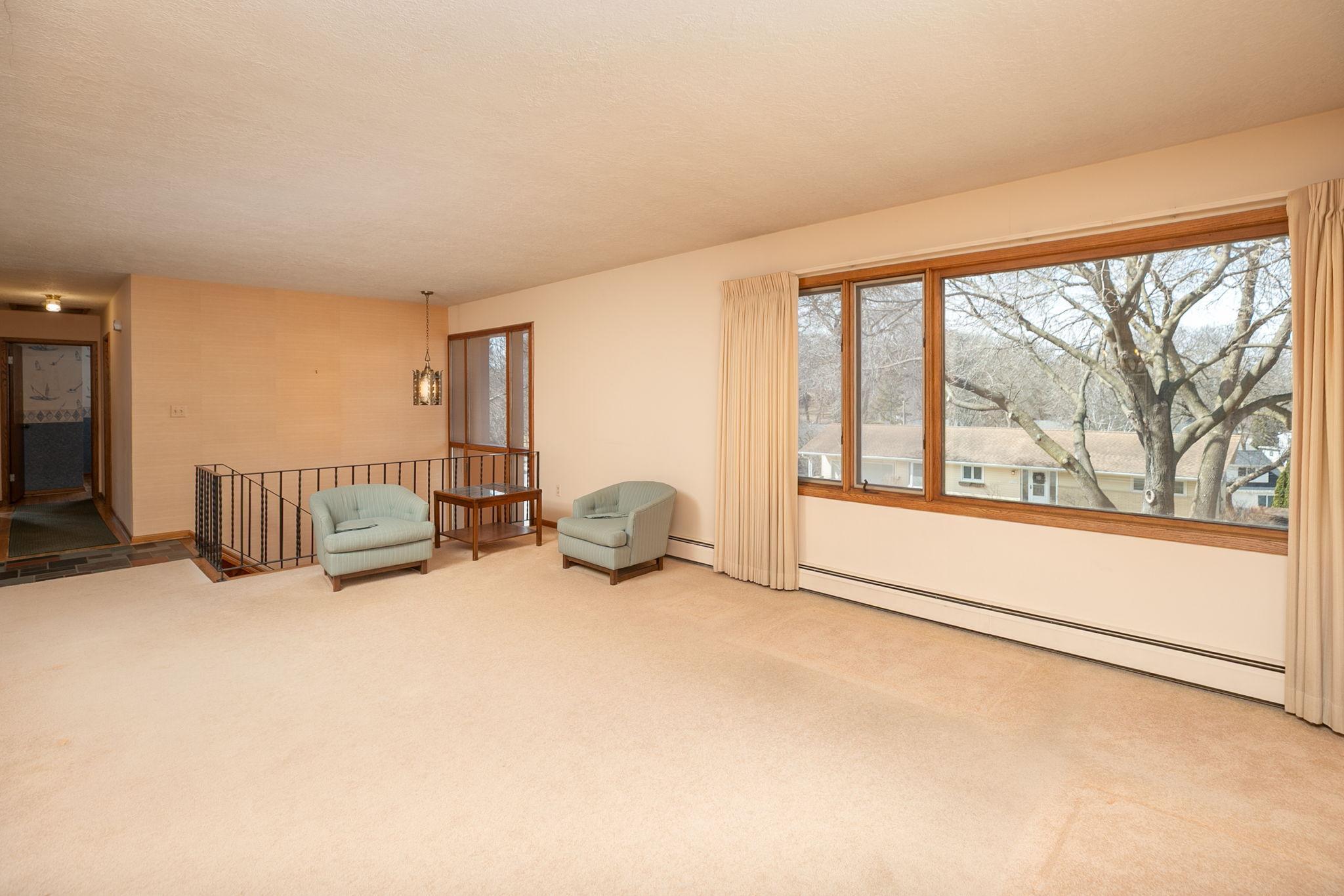 4-web-or-mls-04-Living Room.jpg