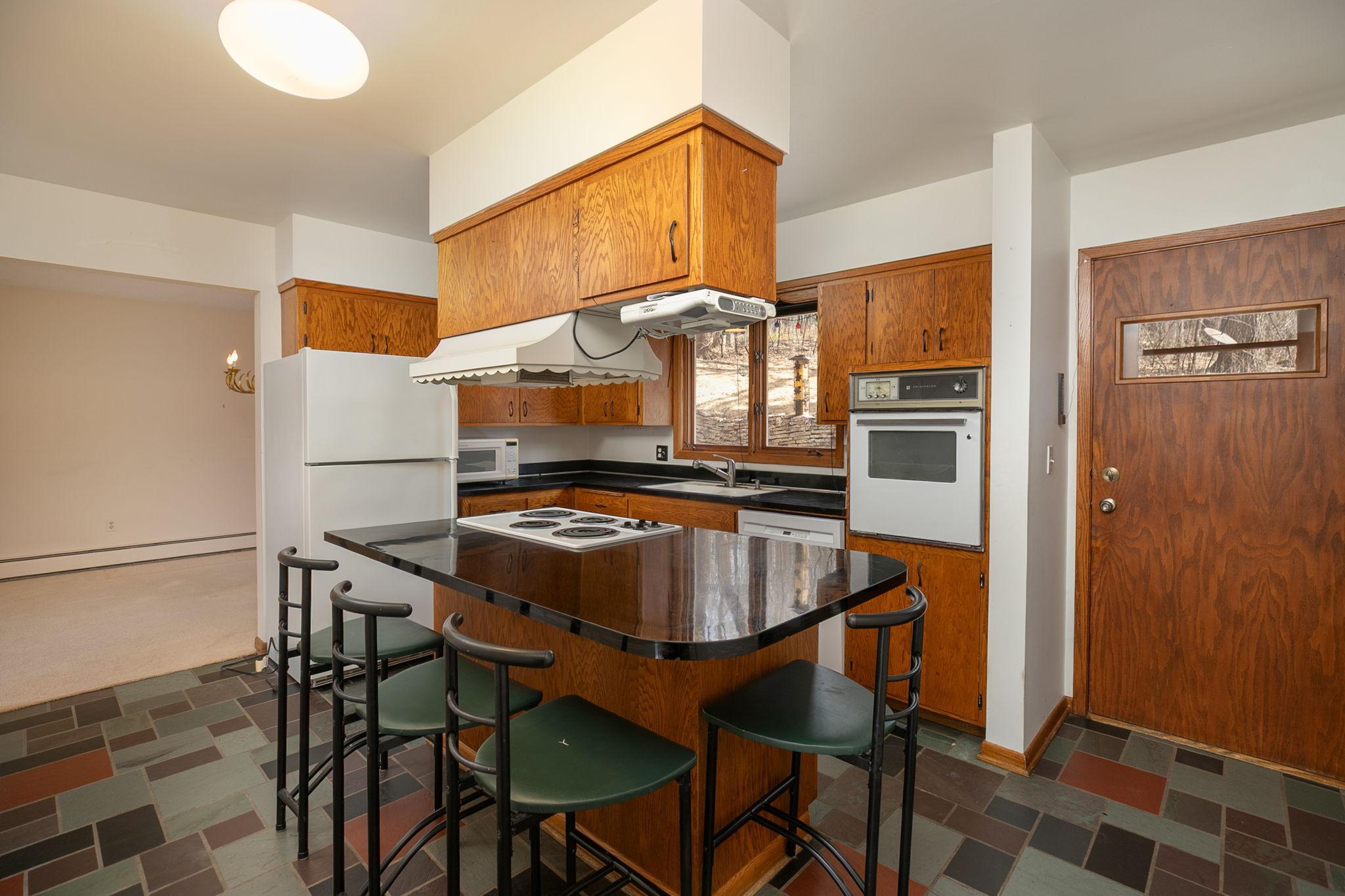 10-web-or-mls-10-Kitchen.jpg