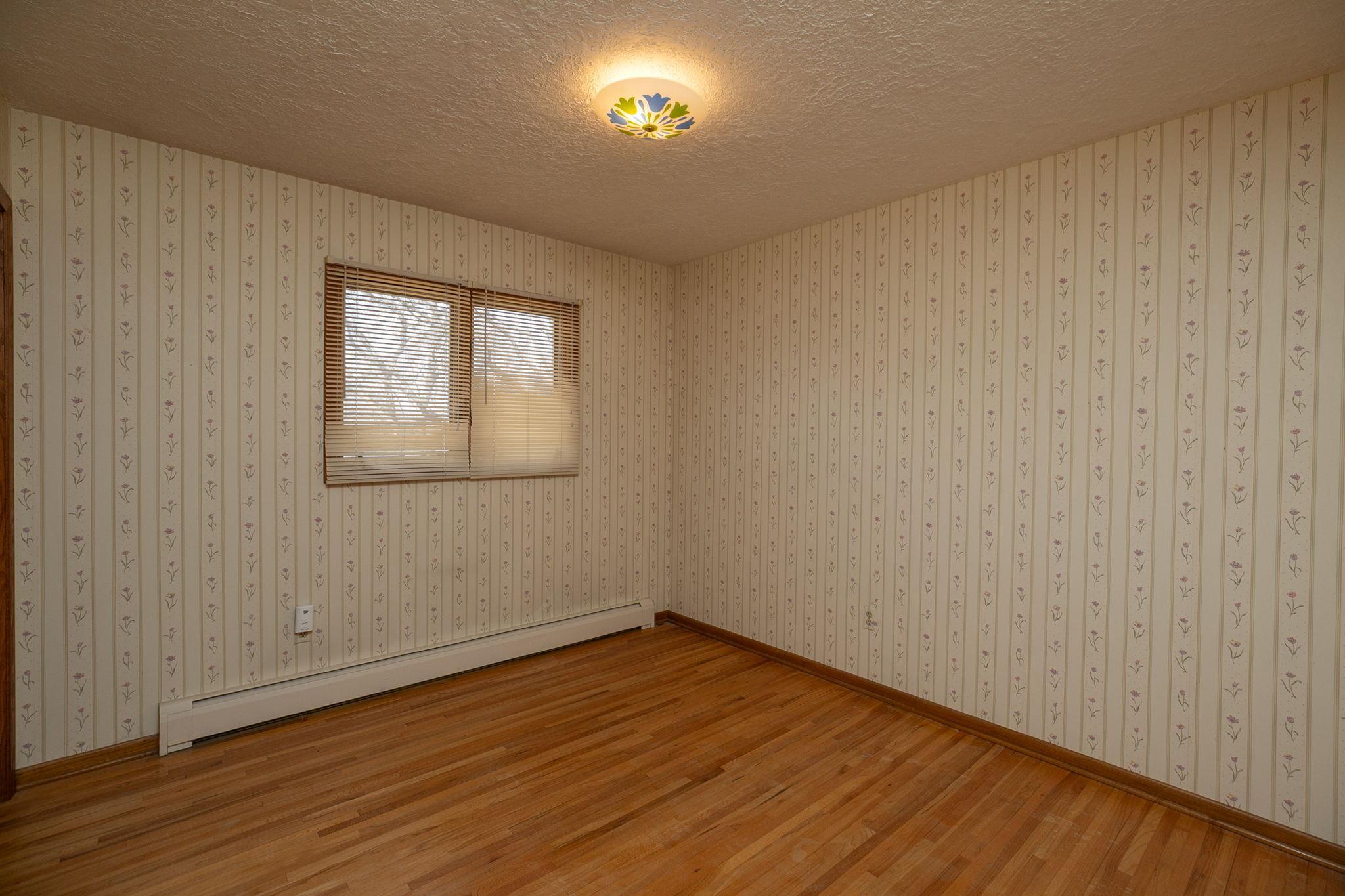 18-web-or-mls-18-Bedroom 3.jpg