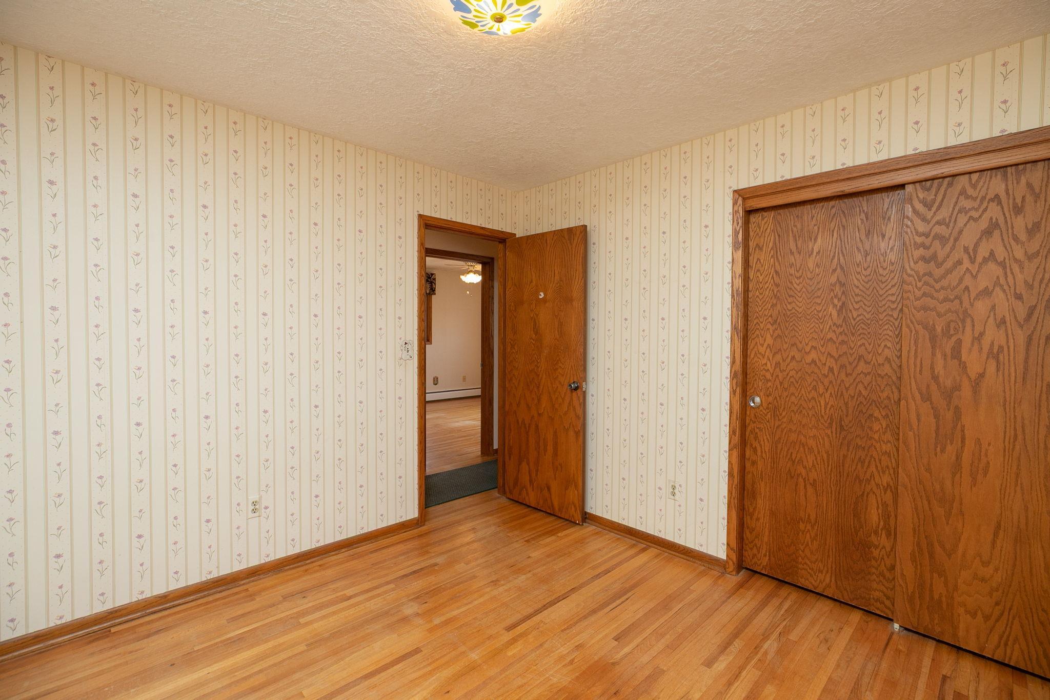 19-web-or-mls-19-Bedroom 3.jpg