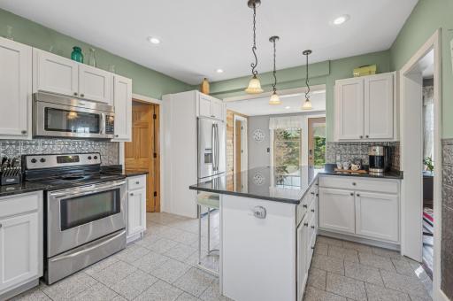 800 Hutchinson Road, Watertown, MN 55388