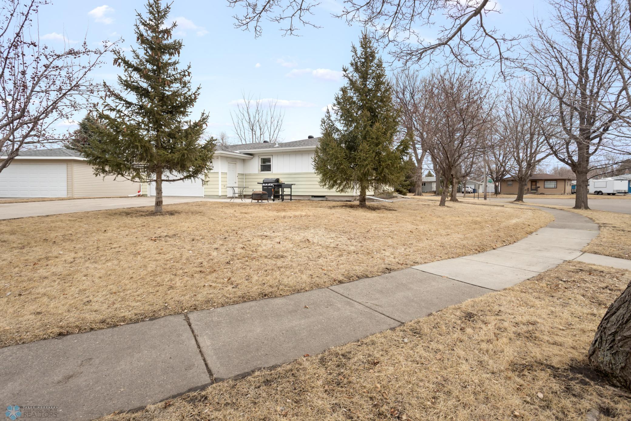 Exterior side yard (west)
