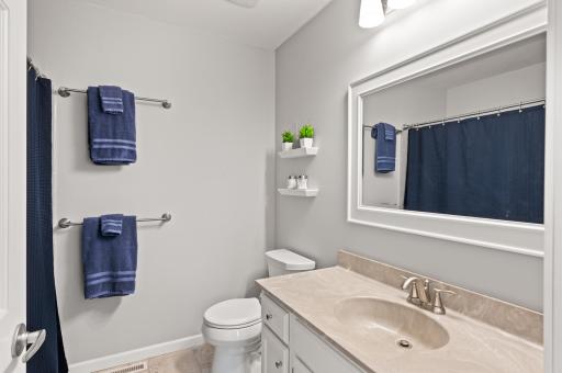 2402 Leyland Trail, Woodbury, MN 55125