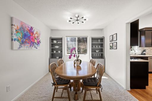 2402 Leyland Trail, Woodbury, MN 55125