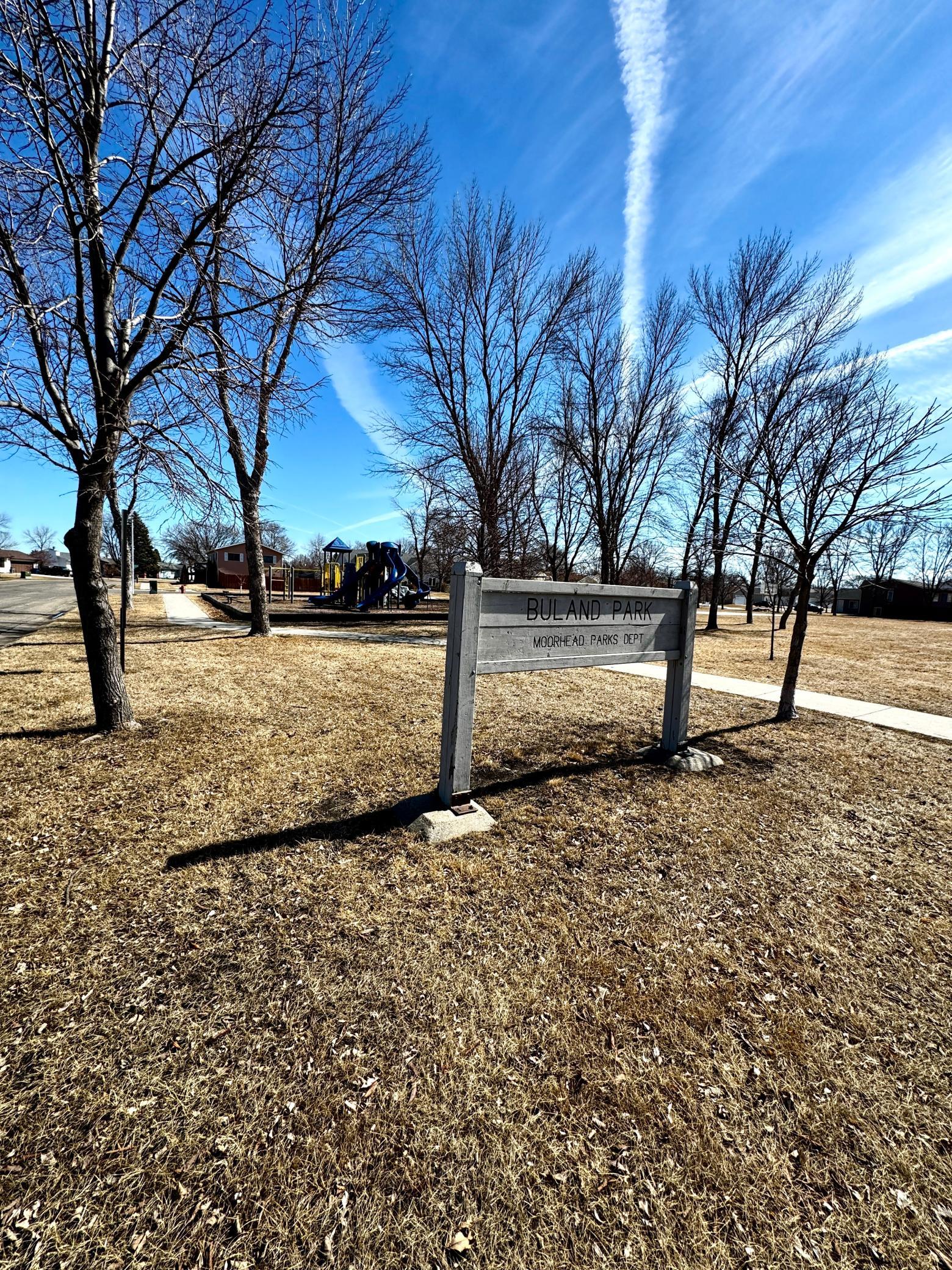 Park Diagonal across the road