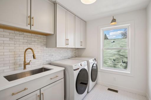 5329 Ewing Avenue S, Minneapolis, MN 55410