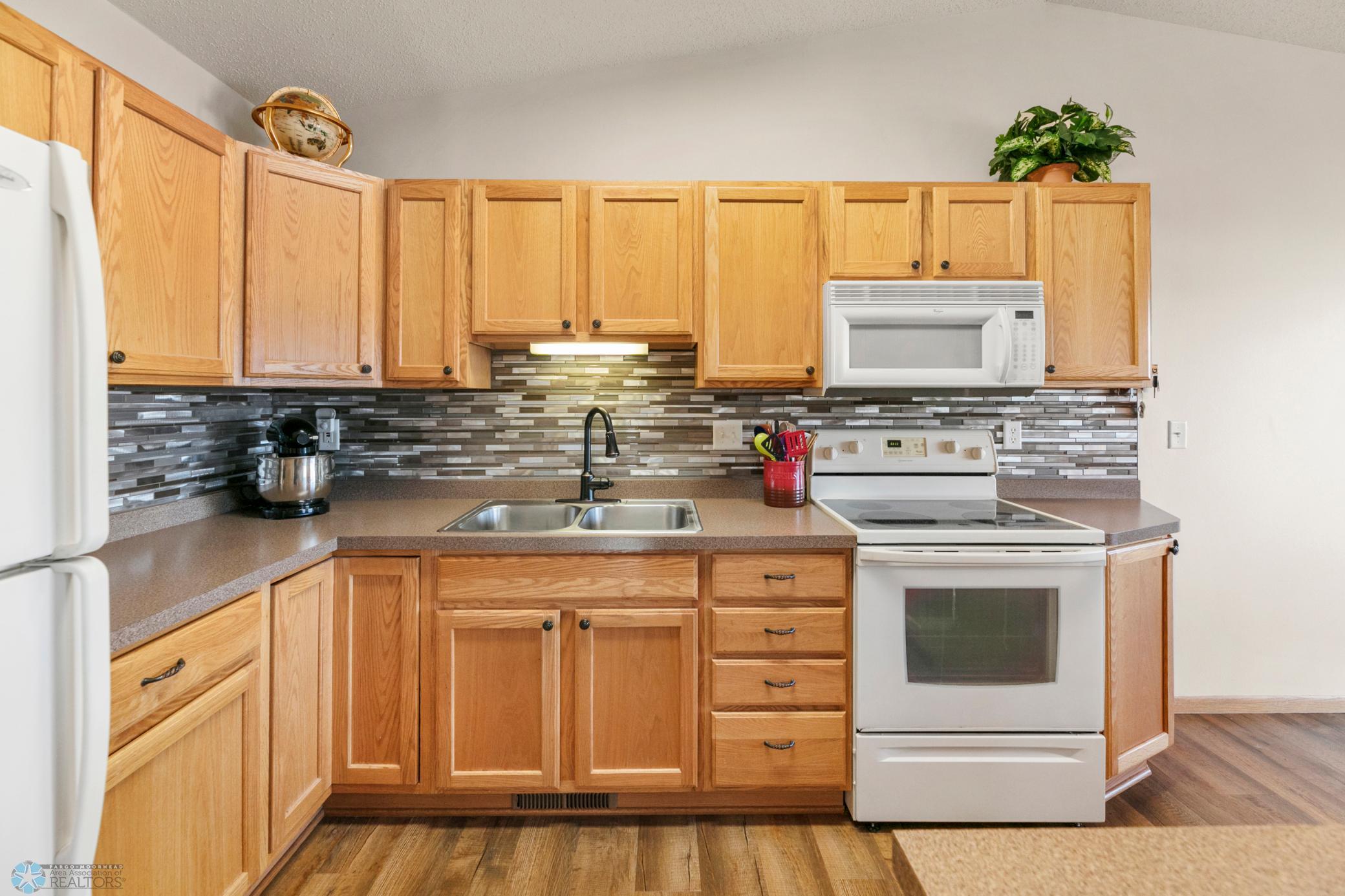 Kitchen view 1- tile backsplash