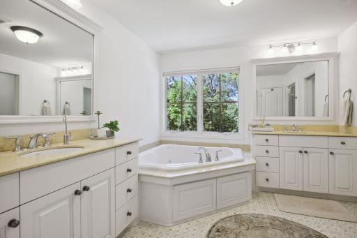 20695 Spencer Lane, Excelsior, MN 55331