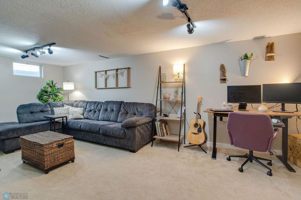 2933_HANOVER_AVE-34.jpg