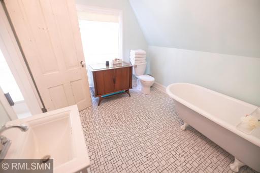 201 2nd Street N, Cannon Falls, MN 55009