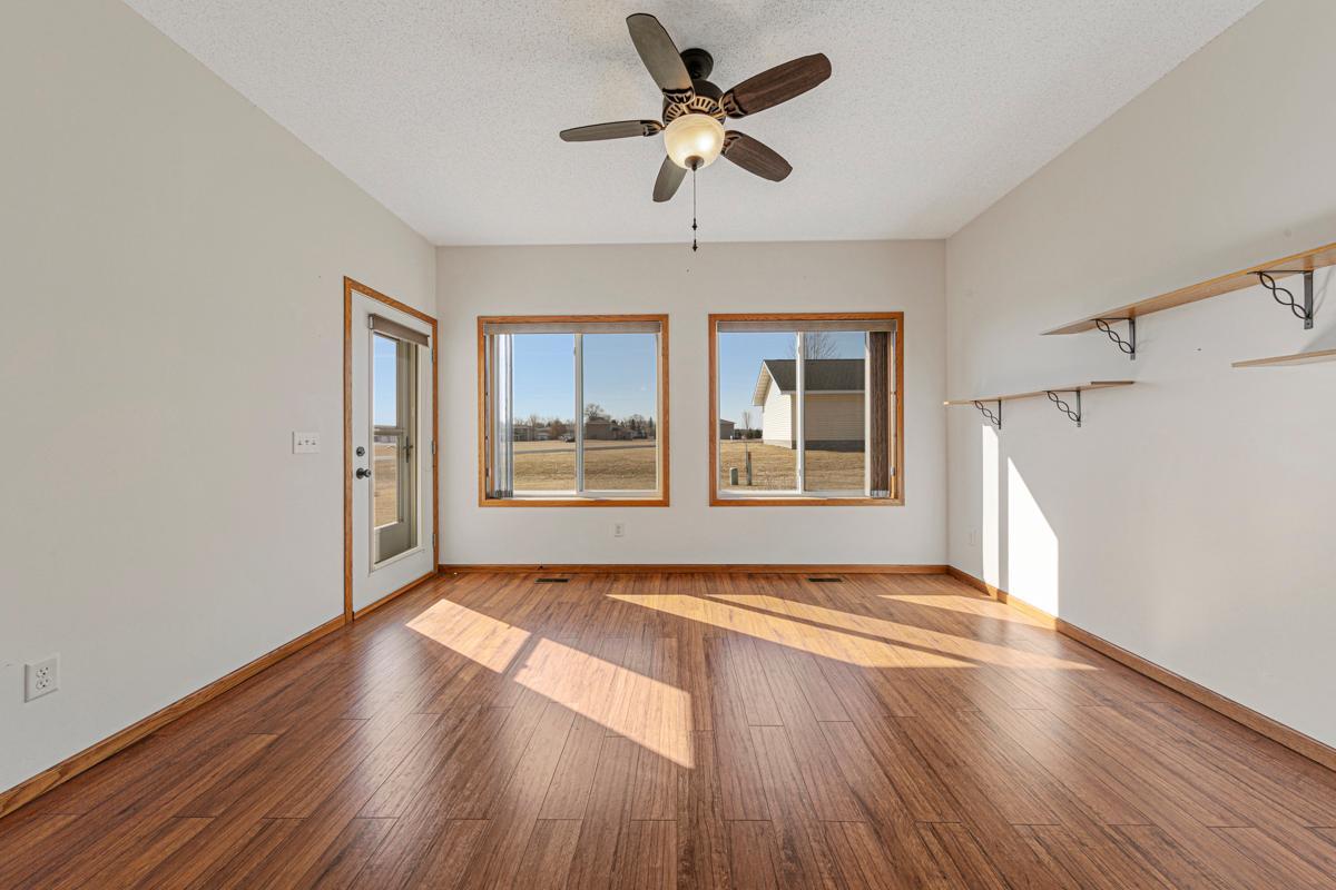 15 Sunroom.jpg