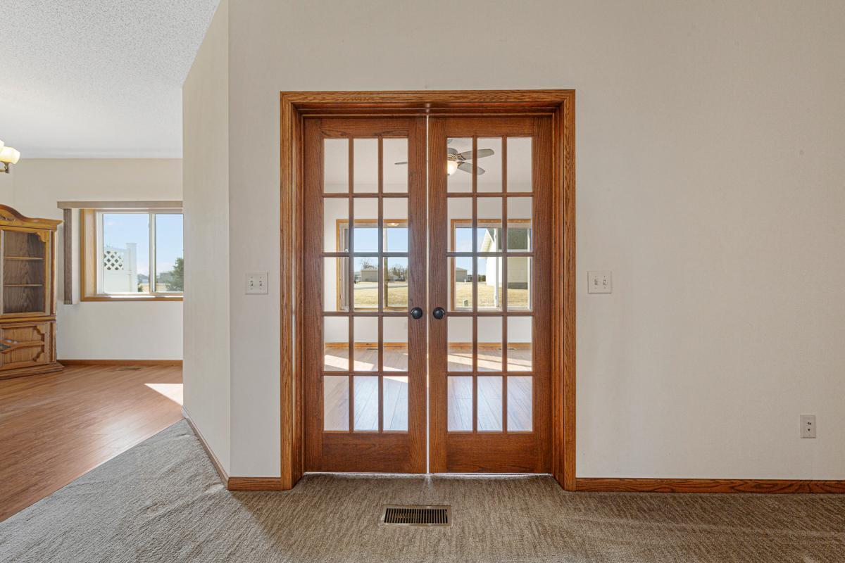 14 Sunroom.jpg