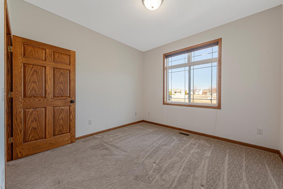 33 Bedroom 2.jpg