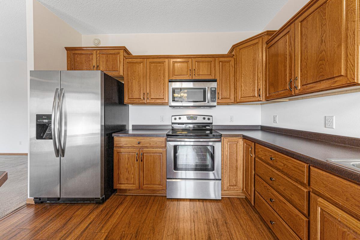 22 Kitchen.jpg