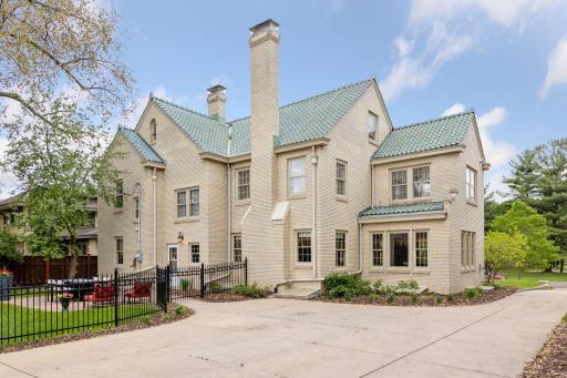 A full brick exterior that graces both the front and back. With its symmetrical lines, mature landscaping and architectural integrity- this brick beauty is a true testament to lasting design and traditional style.