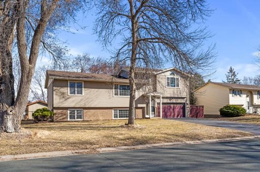 10534 Maple Valley Drive, Maple Grove, MN 55369