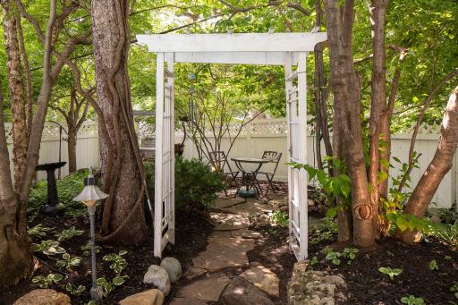 4887 E Lake Harriet Parkway, Minneapolis, MN 55419
