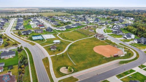 8928 Meadowlark Parkway, Horace, ND 58047