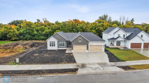 8928 Meadowlark Parkway, Horace, ND 58047