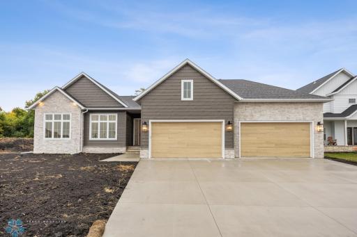 8928 Meadowlark Parkway, Horace, ND 58047
