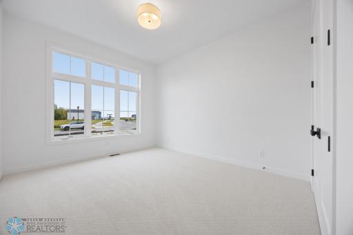 8928 Meadowlark Parkway, Horace, ND 58047