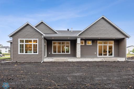 8928 Meadowlark Parkway, Horace, ND 58047