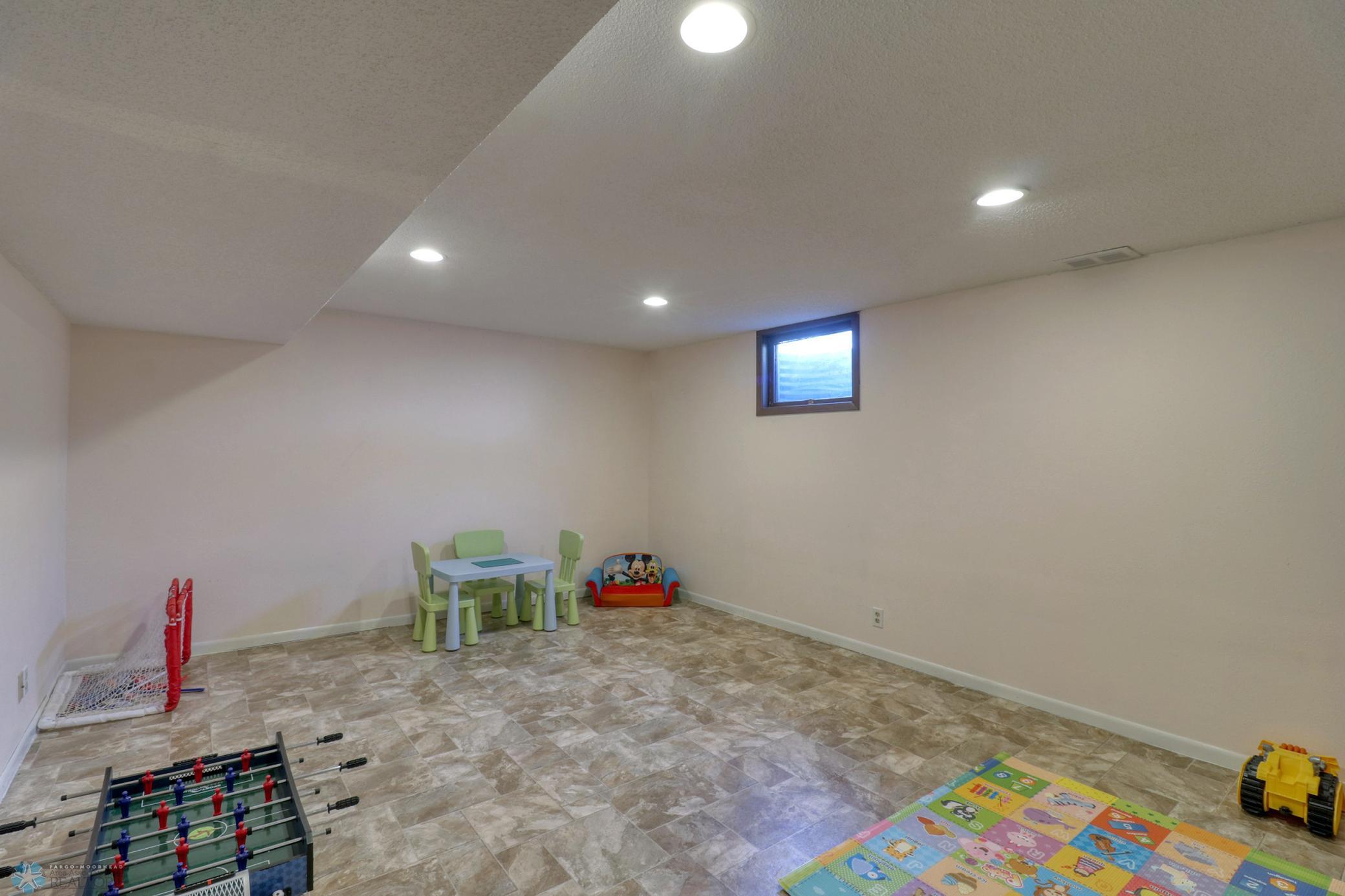 18Basement Room1_1.jpg