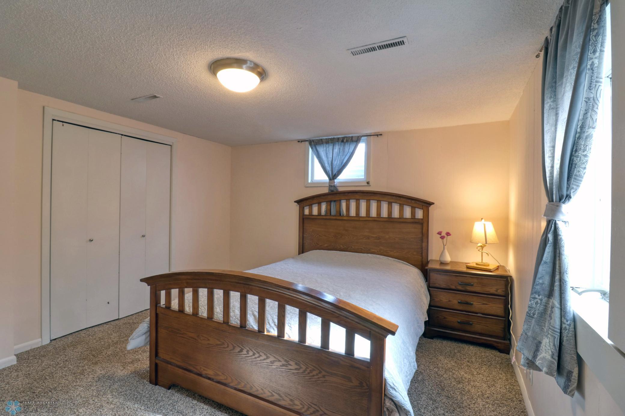 17Basement Bedroom1_2.jpg