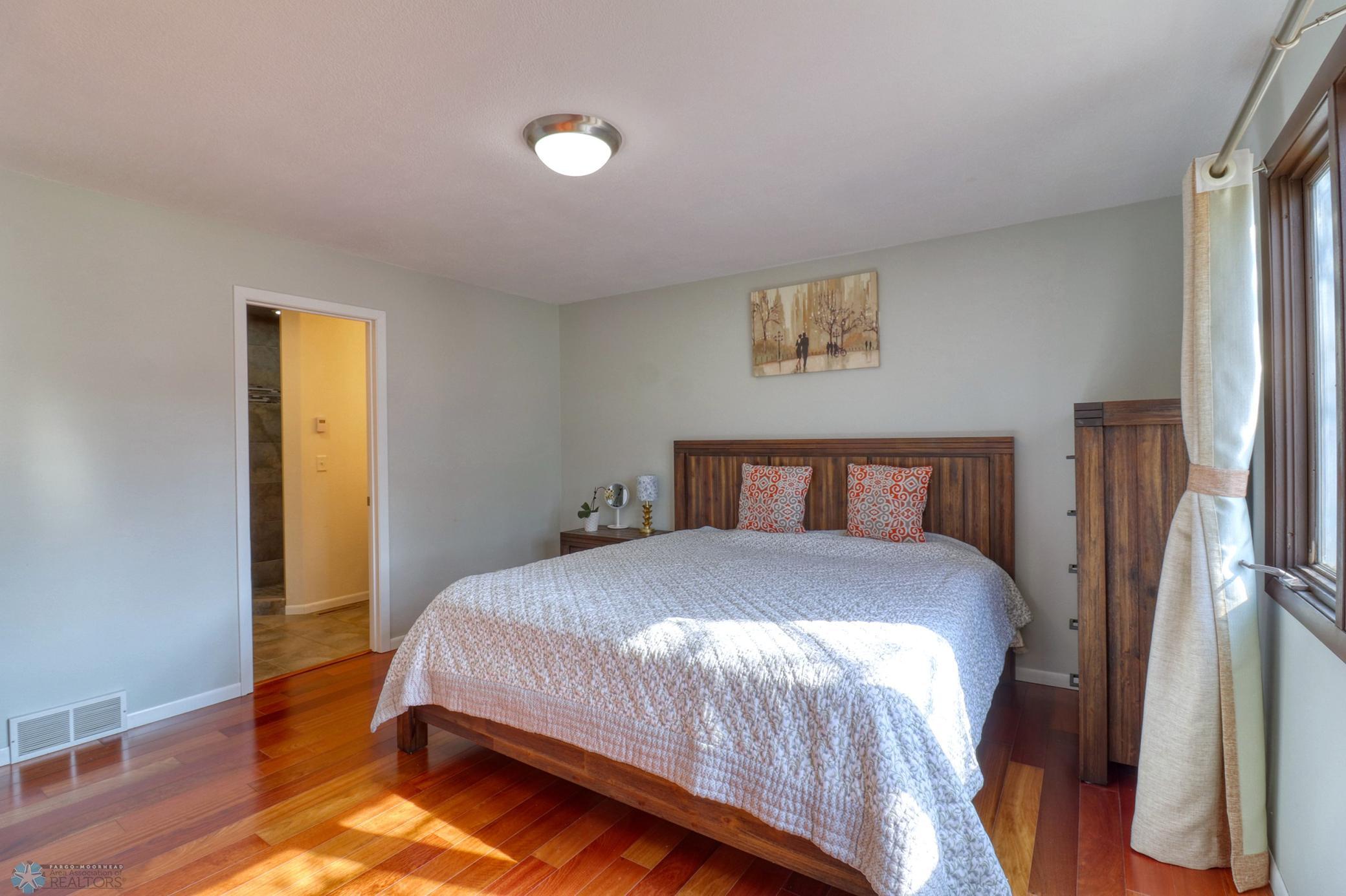 11Primary Bedroom1_2.jpg
