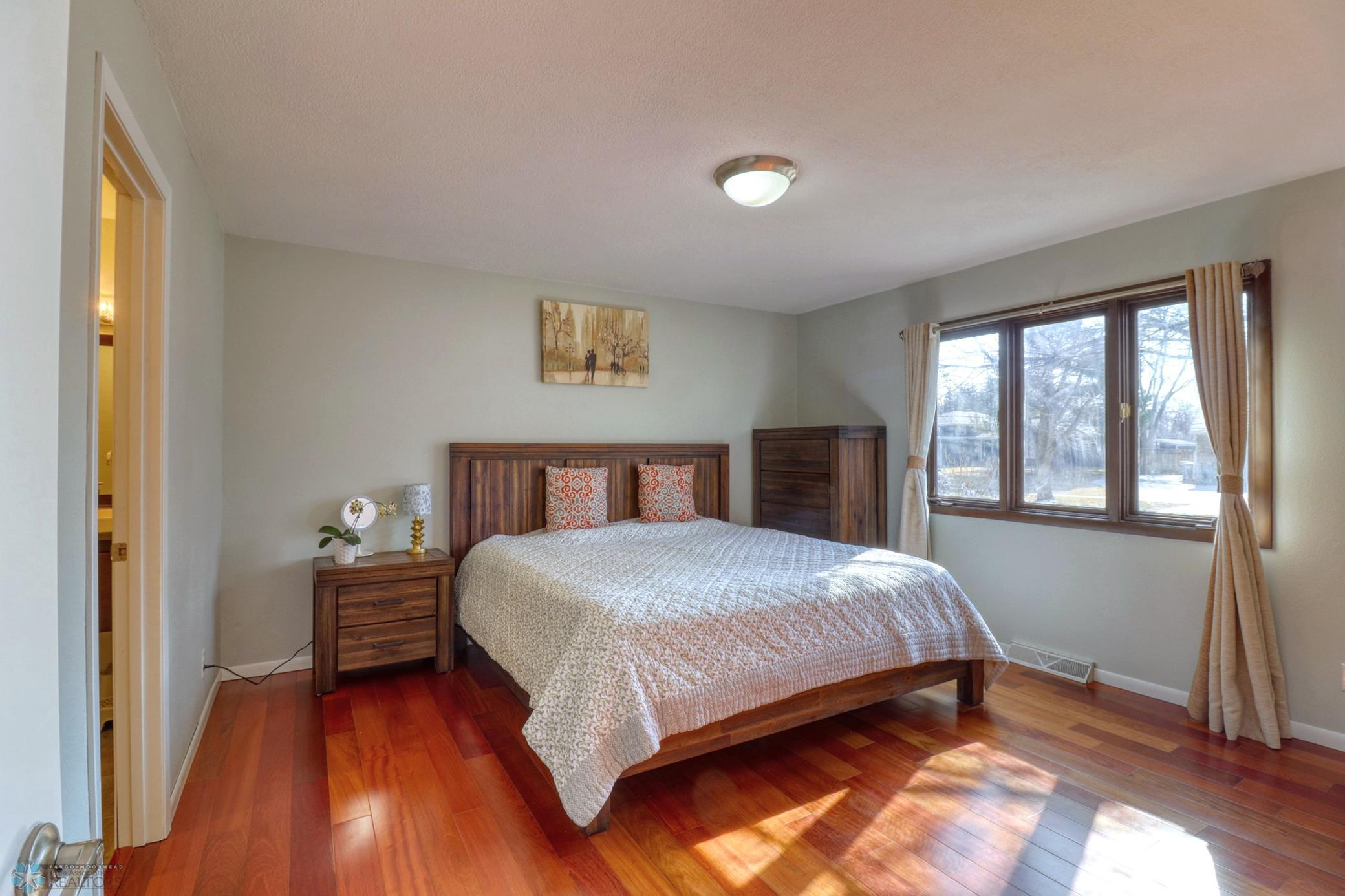 11Primary Bedroom1_1.jpg