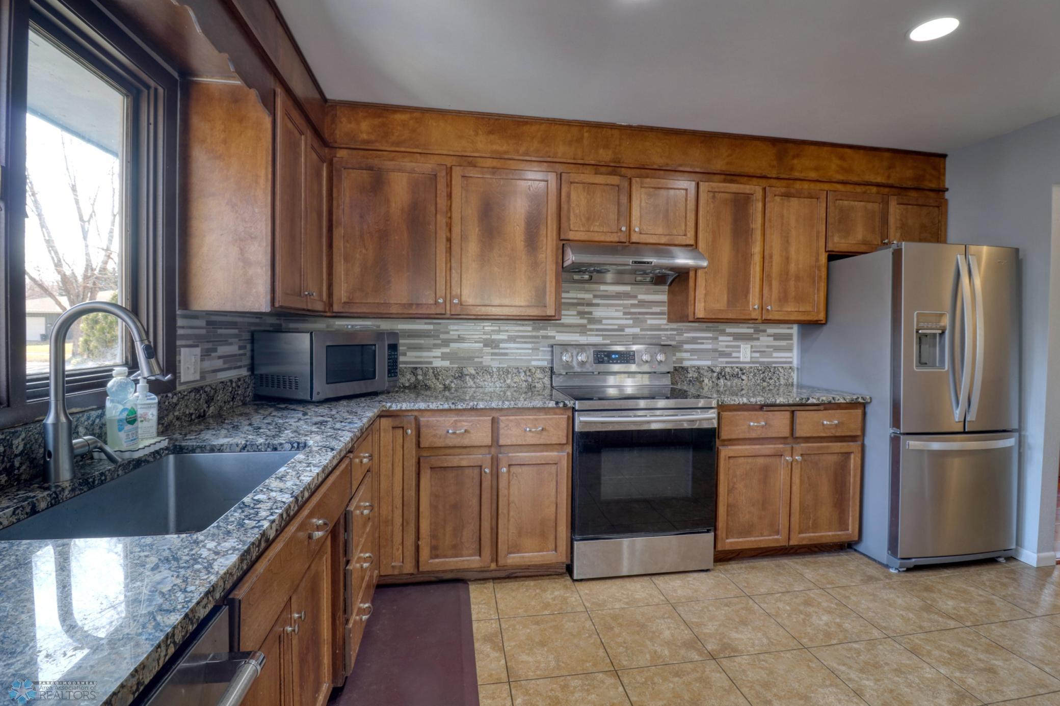 7Kitchen1_2.jpg