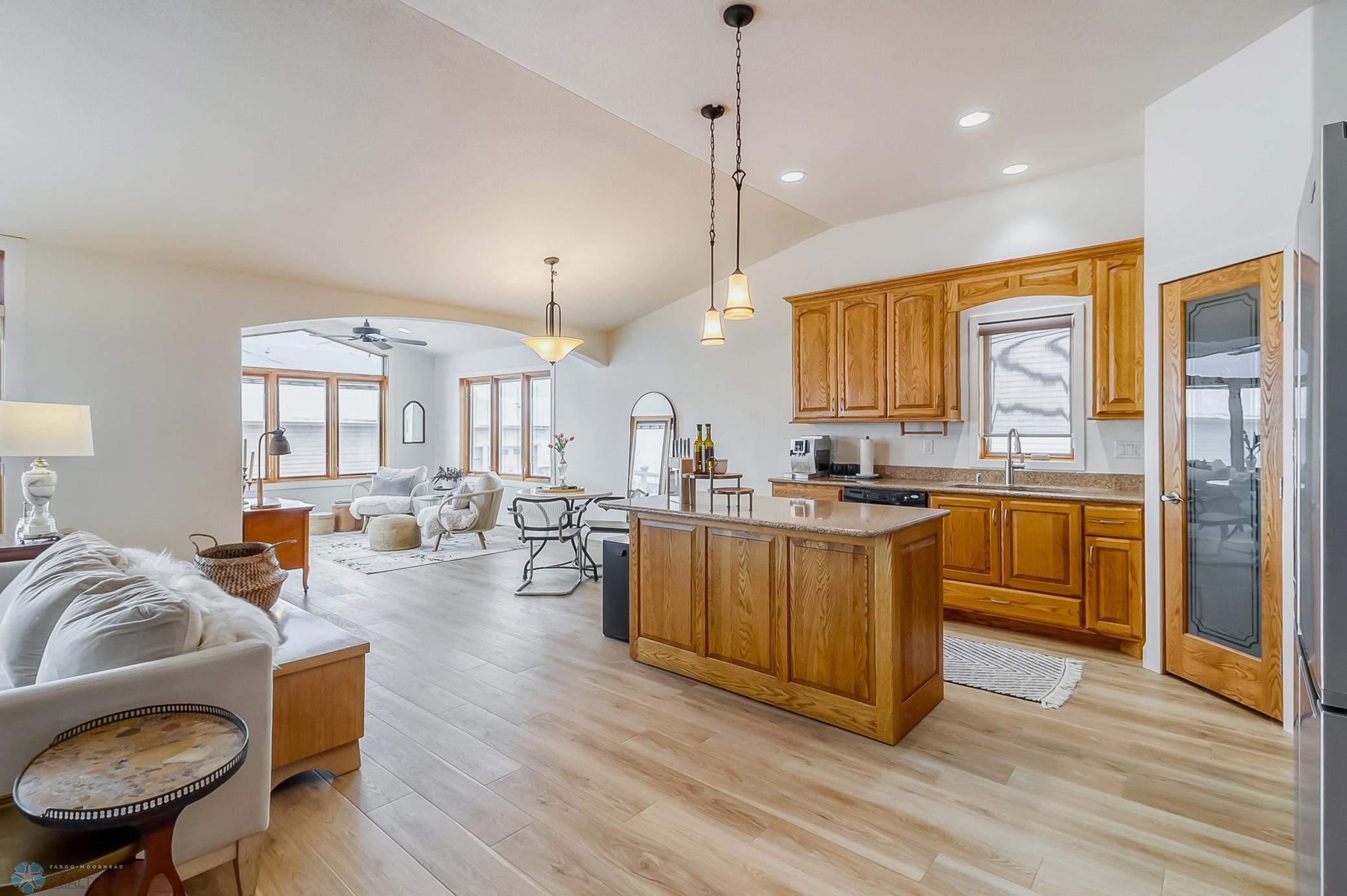 Kitchen1_1-3264.jpg