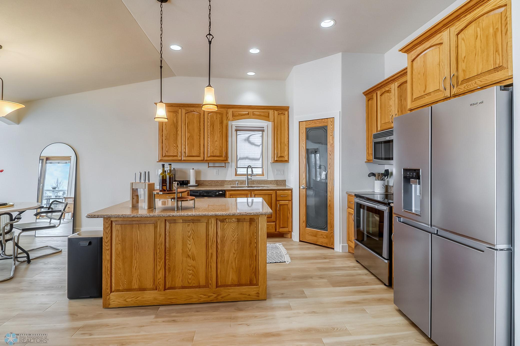 Kitchen1_2-3264.jpg