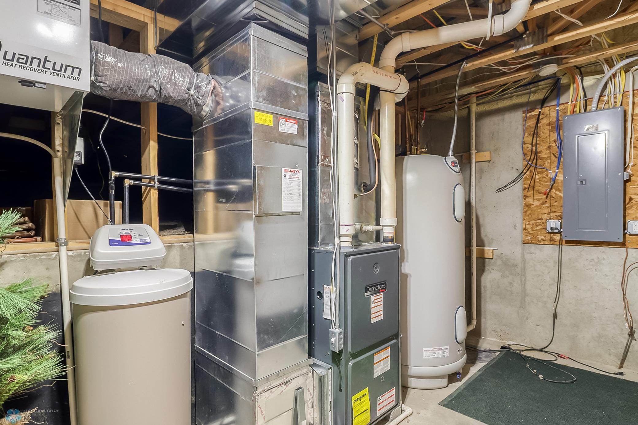 Basement Mechanical1_2-3264.jpg