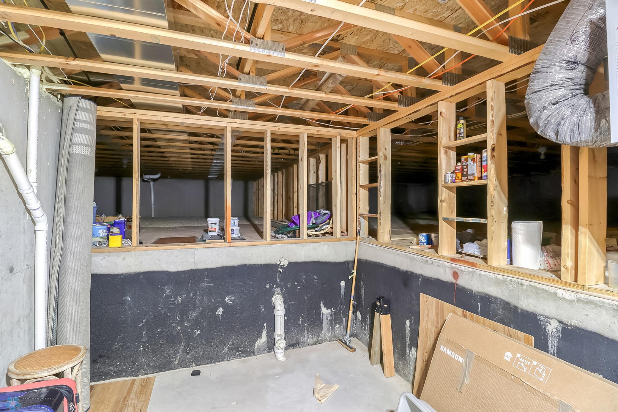 Basement1_1-3264.jpg