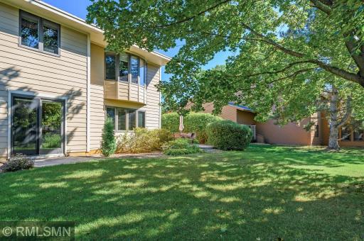 5285 E Lake Beach Court, Saint Paul, MN 55126