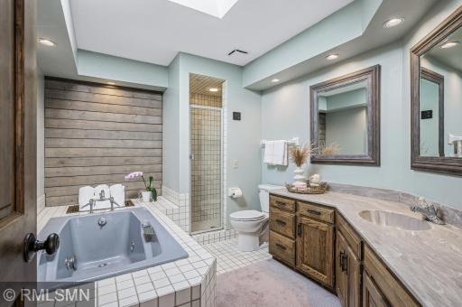 5285 E Lake Beach Court, Saint Paul, MN 55126