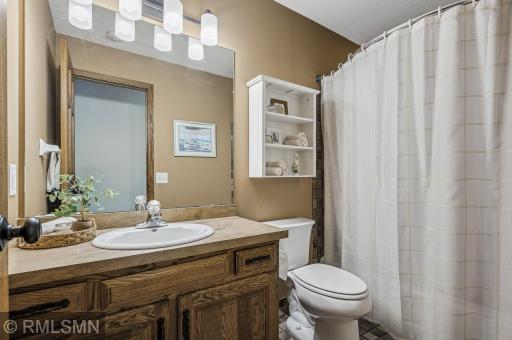 5285 E Lake Beach Court, Saint Paul, MN 55126