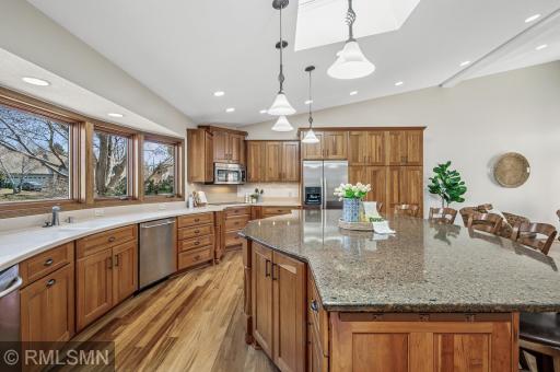 5285 E Lake Beach Court, Saint Paul, MN 55126