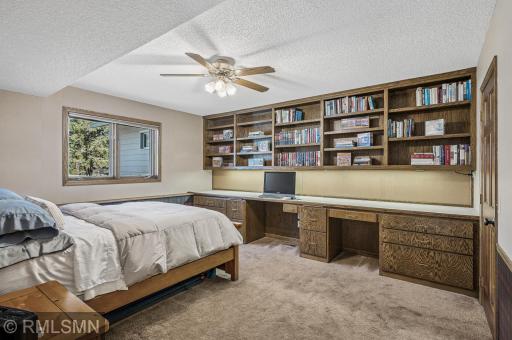 5285 E Lake Beach Court, Saint Paul, MN 55126