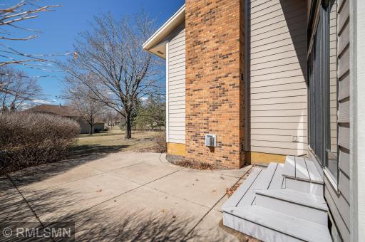 5285 E Lake Beach Court, Saint Paul, MN 55126