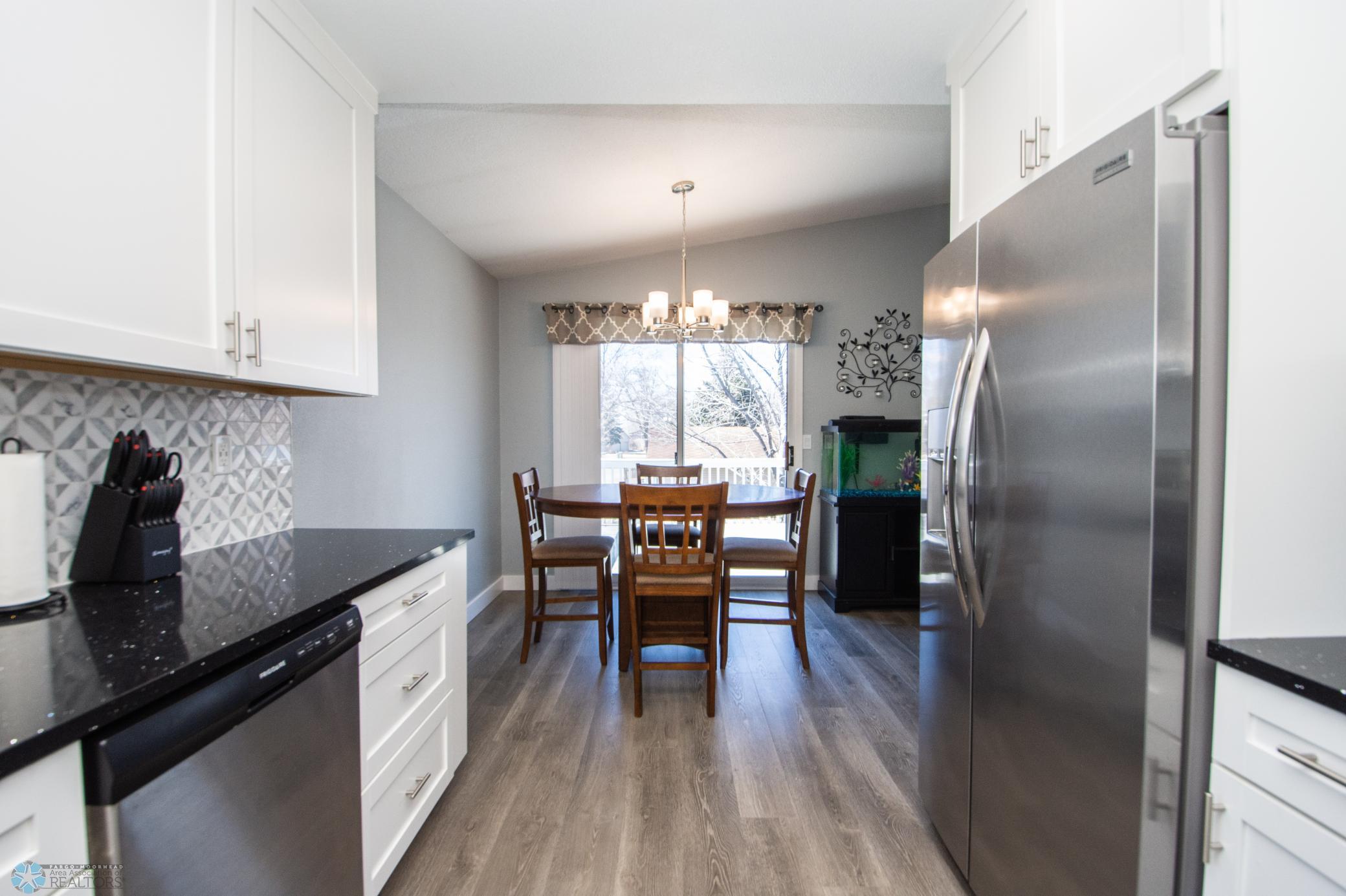 kitchen/dining area