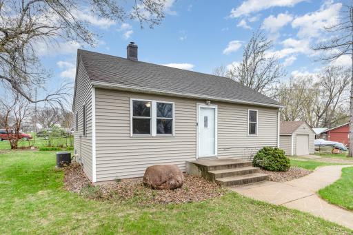 425 E Court Street, Belle Plaine, MN 56011