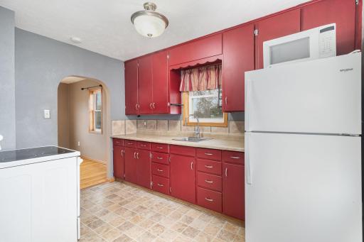 425 E Court Street, Belle Plaine, MN 56011