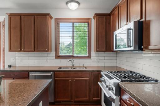 18285 Dunbury Avenue, Farmington, MN 55024