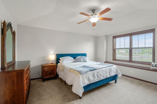 18285 Dunbury Avenue, Farmington, MN 55024