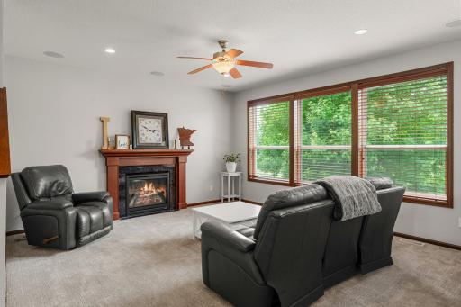 Living room (Please note: The Flame shown in the fireplace was digitally added for visual effect.)