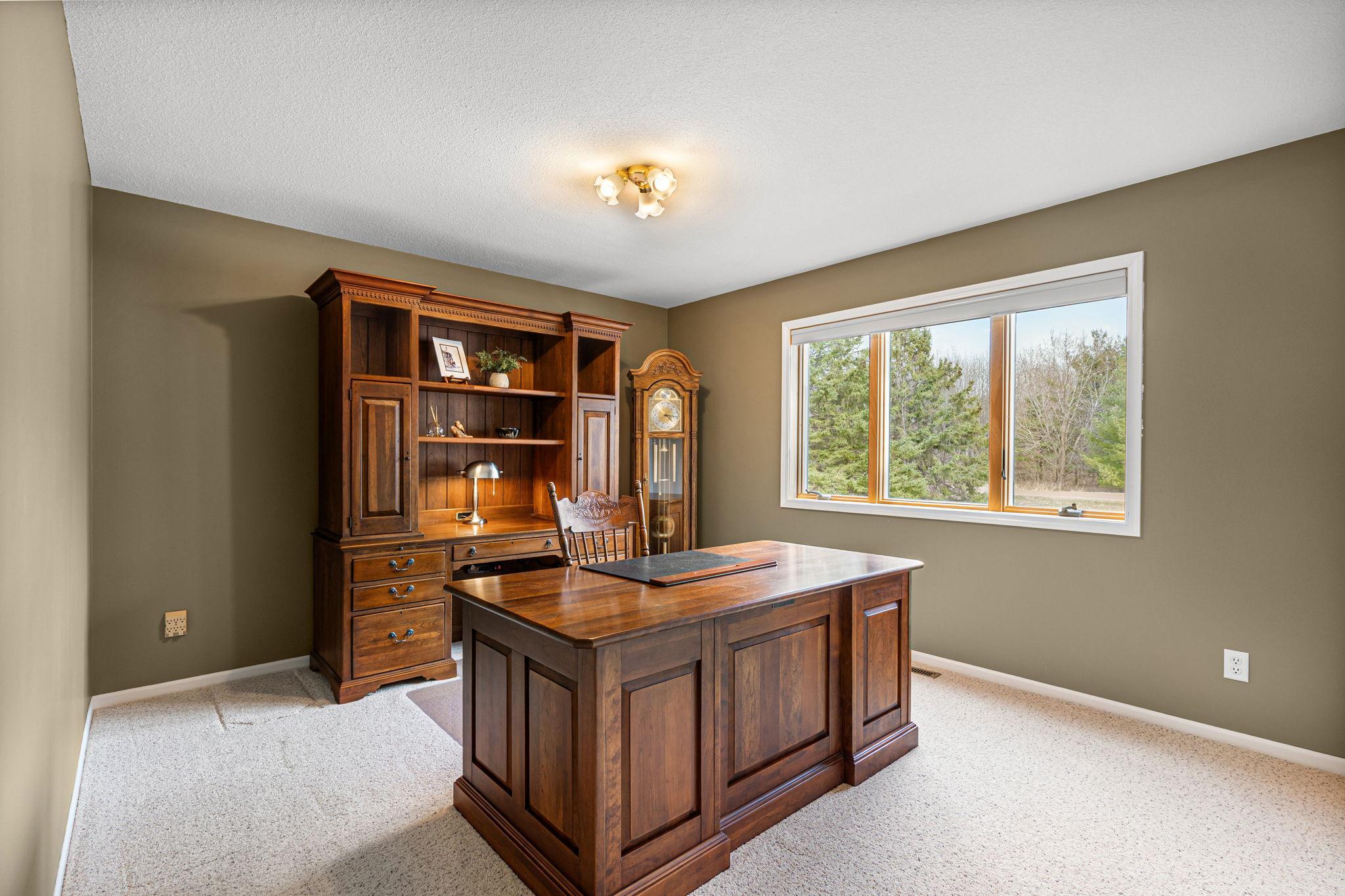 47-web-or-mls-20645-206th-st-w.jpg