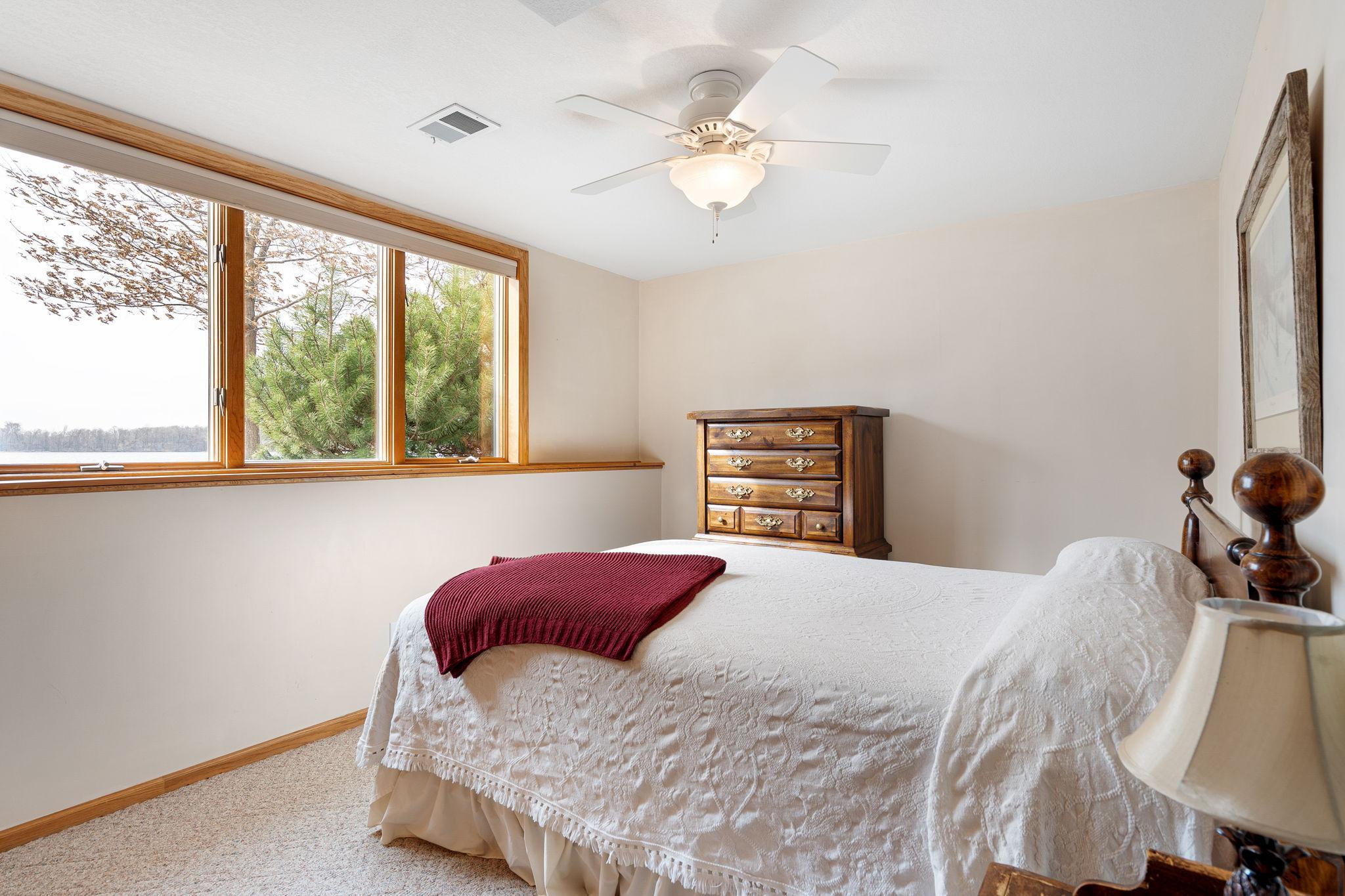 65-web-or-mls-20645-206th-st-w.jpg